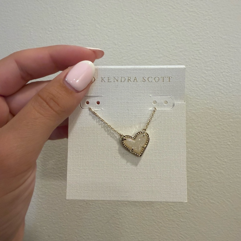 Kendra Scott Gold and Cream Heart Necklace